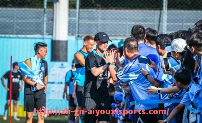 爱游戏体育官网-英超联赛中矮个子球员的优势与挑战分析